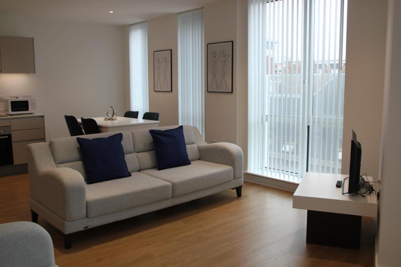 Berks Luxury Serviced Apartments , Free Parking, Free Gym And Free Wifi Бракнел Екстериор снимка