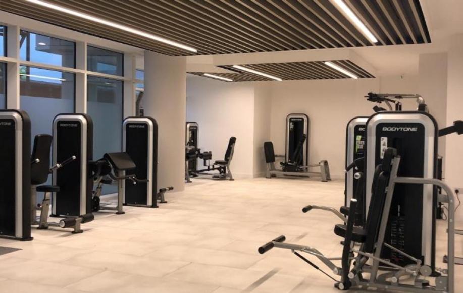Berks Luxury Serviced Apartments , Free Parking, Free Gym And Free Wifi Бракнел Екстериор снимка