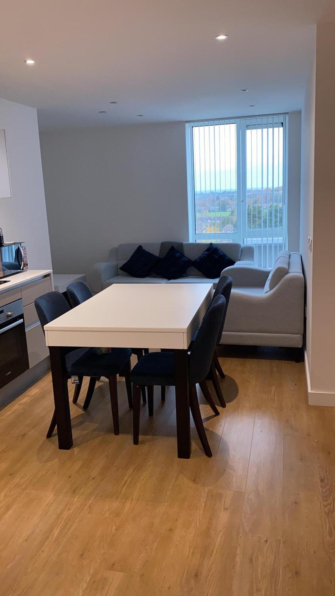 Berks Luxury Serviced Apartments , Free Parking, Free Gym And Free Wifi Бракнел Стая снимка